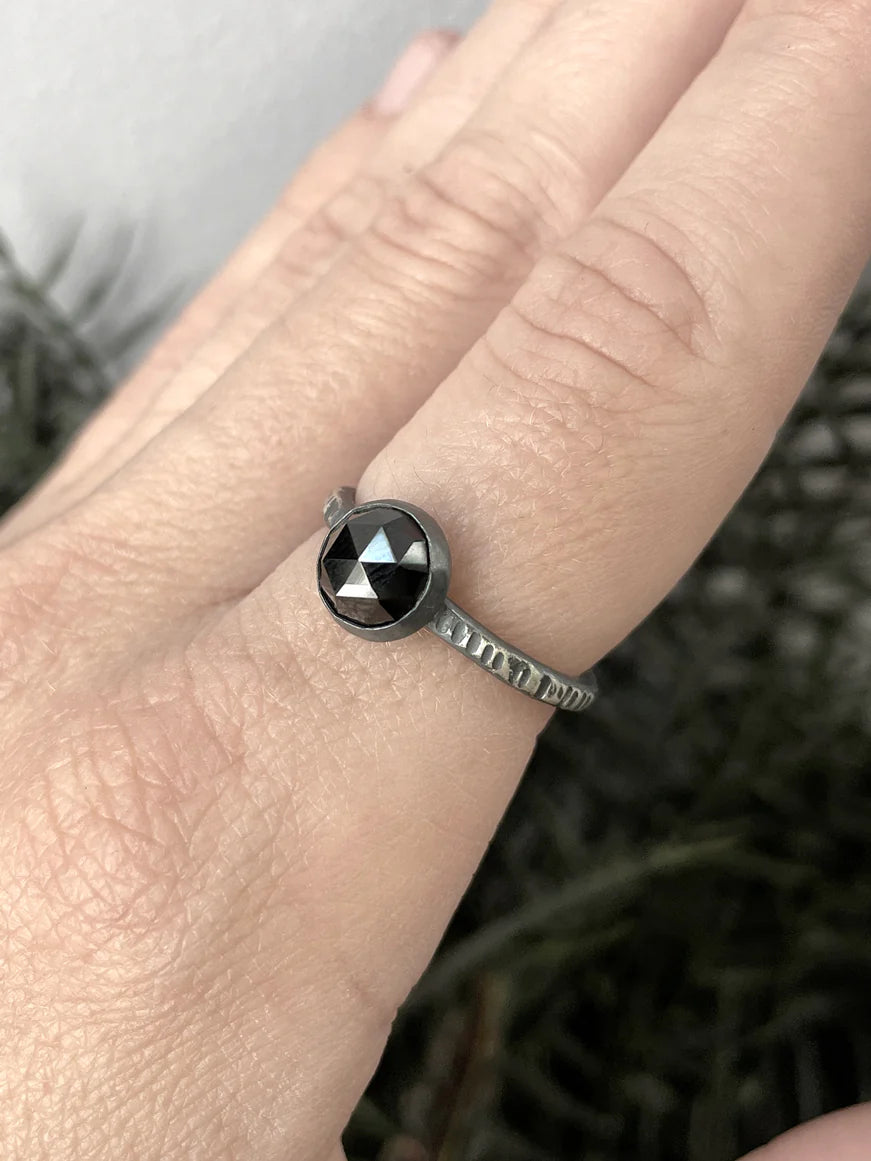 Black Spinel Ring - 8mm