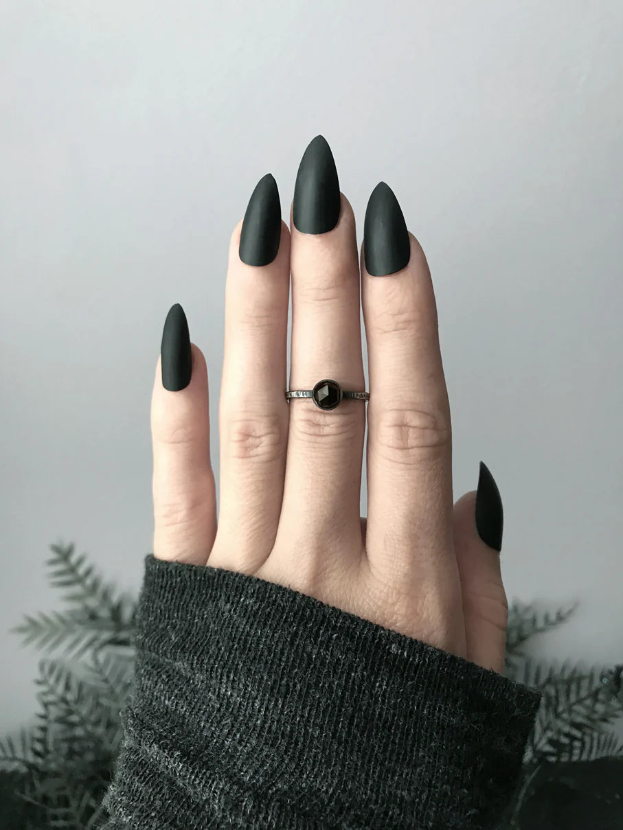 Black Spinel Ring - 6mm