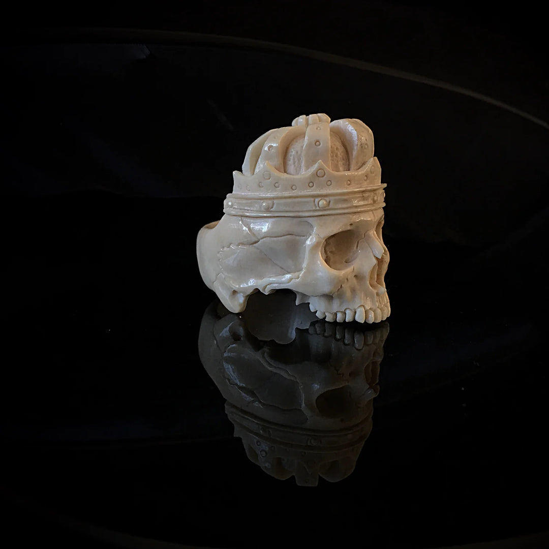 Carved Dead King Ring - Ossua Et Acromata